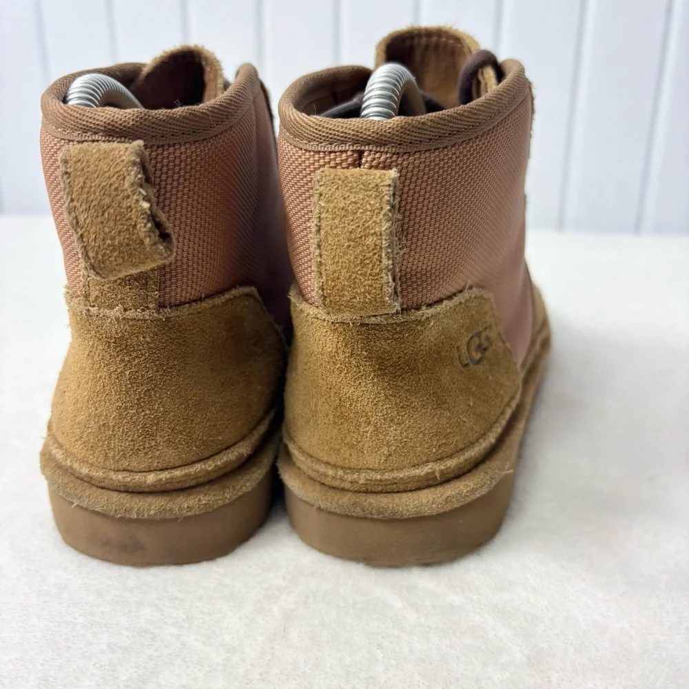 UGG Neumel Suede Lace Up Chukka Boots‎ Size 4